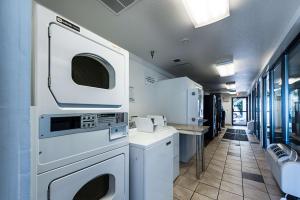 Kuchyň nebo kuchyňský kout v ubytování Motel 6-Sparks, NV - Airport - Sparks