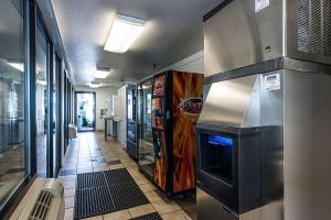 Kuchyň nebo kuchyňský kout v ubytování Motel 6-Sparks, NV - Airport - Sparks