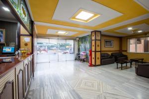 Lobby alebo recepcia v ubytovaní Sri Aarvee Hotels