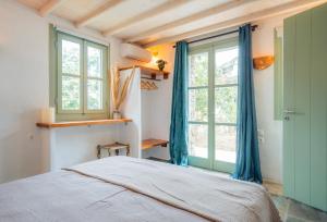 Gallery image of Chrisopigi Beach Houses in Chrisopigi