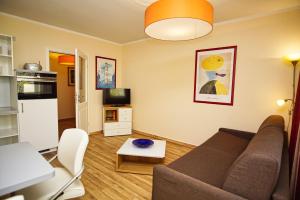Küche/Küchenzeile in der Unterkunft strandnah, Balkon, AHOI Erlebnisbad gratis in Sellin - Strandresidenz Brandenburg FeWo 14