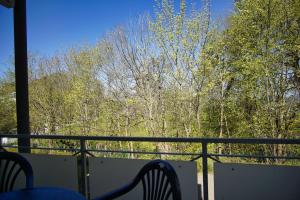 Ein Balkon oder eine Terrasse in der Unterkunft strandnah, Balkon, AHOI Erlebnisbad gratis in Sellin - Strandresidenz Brandenburg FeWo 14