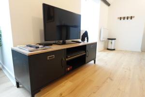 TV a/nebo společenská místnost v ubytování Studio - Centre - Fac de Science