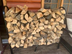 Imagen de la galería de Log Cabin in the Field, en Huntington