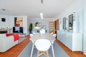 Η κουζίνα ή μικρή κουζίνα στο Apartamento T3 Praia D'el Rey