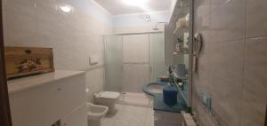 Ένα μπάνιο στο Apartment near the beach +21 φωτογραφίες