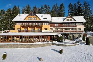 Hotel SLUNEČNÁ LOUKA in de winter