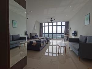 Posezení v ubytování Cozy couple apartment suite + 37 fotografií