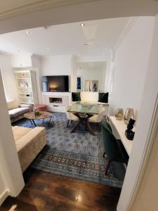 Beautiful Flat in a central London brick building