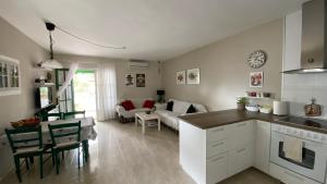 Kuchnia lub aneks kuchenny w obiekcie CASA OASI