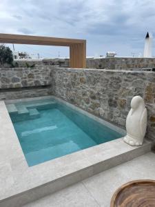 Bazén v ubytovaní Brilliance of Mykonos alebo v jeho blízkosti