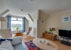 TV a/nebo společenská místnost v ubytování Moonrakers