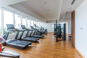 Fitness centrum a/nebo fitness zařízení v ubytování LUXFolio Retreats - Marina Skyline Bloom Towers