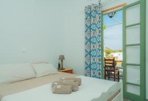 Gallery image of Chrisopigi Beach Houses in Chrisopigi