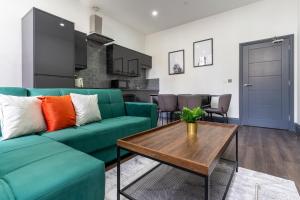 Kuchyň nebo kuchyňský kout v ubytování Water Street by Ustay Aparthotels