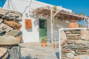 Gallery image of Chrisopigi Beach Houses in Chrisopigi
