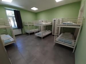 Katil atau katil-katil dalam bilik di TáborSág