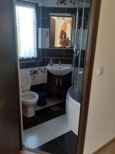 Bilik mandi di Casa Bozai +45 gambar