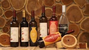 Nápoje v ubytování Maximus Wine Cellar & Guest House,Bagdati Wine House