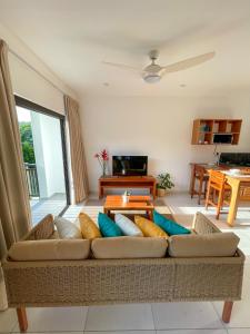 TV a/nebo společenská místnost v ubytování Nautilus Apartments