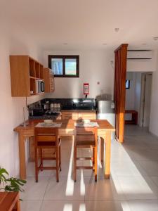 Kuchyň nebo kuchyňský kout v ubytování Nautilus Apartments