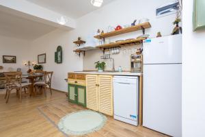 Η κουζίνα ή μικρή κουζίνα στο Guests house Provence +20 φωτογραφίες