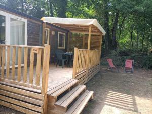 Zdjęcie z galerii obiektu Mobil home confort 6 personnes w mieście Saint-Chéron