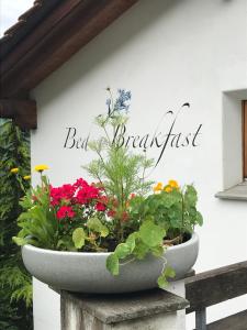 Φωτογραφία από το άλμπουμ του Bed & Breakfast La Val σε Trin