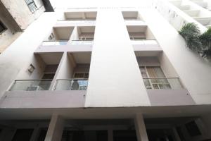 an external view of a building at Hotel Global inn Hussainganj Lucknow in Lucknow