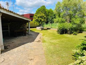 Vonkajšia záhrada v ubytovaní Villa Clásica en Santiago "A Casa de Palmira"