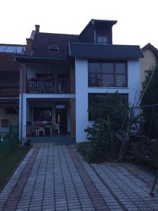 Arnold Apartmanház 9740 Bük, Búzavirág sor 5 kép - 2