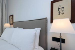 Posteľ alebo postele v izbe v ubytovaní Ground floor 4 Bedroom Apartment @ Estepona Hills!