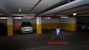 Fotografia z galérie ubytovania Apartment Sinkó - FREE GARAGE PARKING, central, 2 bedrooms 4 single beds, flexi check-out v Budapešti