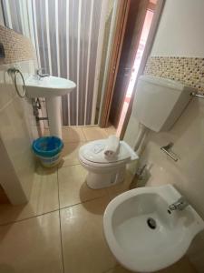 Koupelna v ubytování MANDANICI :Borgo Marsalini