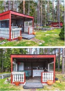 twee foto's van een klein huis in het bos bij Caravan on nice garden in Örebro