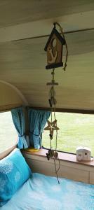 Camping Les Ronds Duval face aux îles anglo-normandes客房内的一张或多张床位