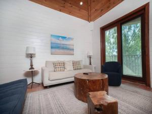 Foto sihtkohas West Bay asuva majutusasutuse Lighthouse Point Resort # 5 galeriist