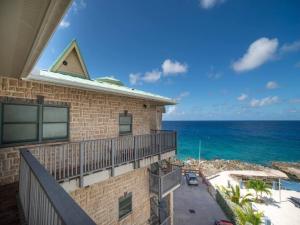 Foto sihtkohas West Bay asuva majutusasutuse Lighthouse Point Resort # 5 galeriist
