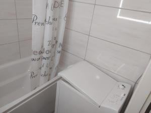 Koupelna v ubytování Krénusz Vendégház.