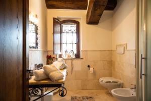 Koupelna v ubytování Agriturismo Val di Tufo