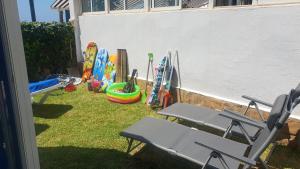 Plac zabaw dla dzieci w obiekcie Casita Beach Front