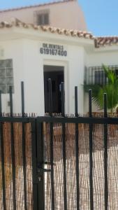 Zdjęcie z galerii obiektu Casita Beach Front w mieście Torrox Costa