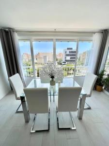 Fotografia z galérie ubytovania Apartamento familiar en Playa de San Juan v Alicante