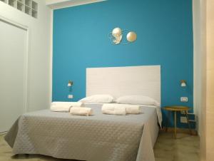 Letto o letti in una camera di COSTA BRAVA Guest House - Affittacamere