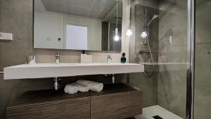Kúpeľňa v ubytovaní ALLONBAY sun & beach penthouse