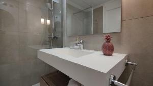 Kúpeľňa v ubytovaní ALLONBAY sun & beach penthouse