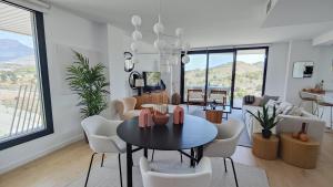 Posedenie v ubytovaní ALLONBAY sun & beach penthouse