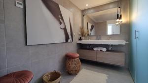 Kúpeľňa v ubytovaní ALLONBAY sun & beach penthouse