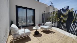 Balkón alebo terasa v ubytovaní ALLONBAY sun & beach penthouse