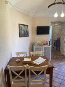 A kitchen or kitchenette at CASA VIRGINIA
